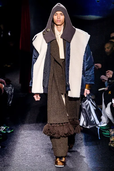 Look 30